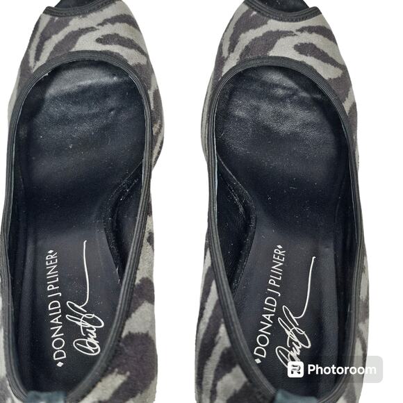 Donald J. Pliner "Fatima" Zebra Print Heels with Peep Toe Gray/Black Size 8.5 M - Picture 7 of 13
